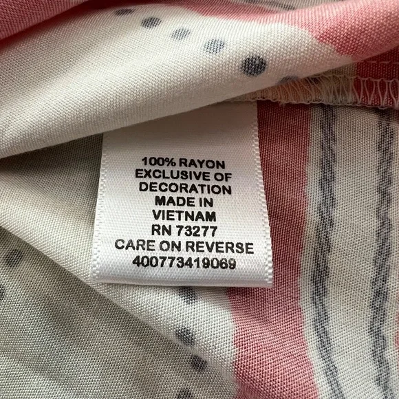 🧡🖤 NWOT ELLE Orange/Red, Black & White Pattern V-Neck Blouse | Sz L - Picture 6 of 7